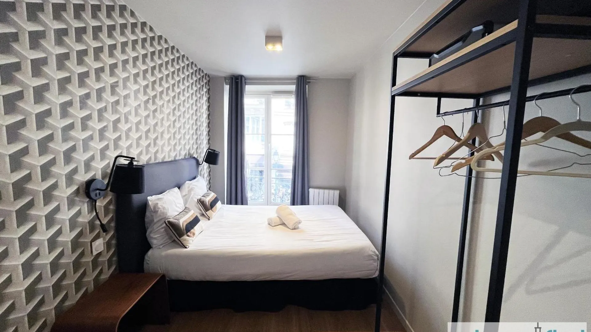 Urban Flat 02 - 4 Bedrooms Flat In Center Of París 0*,  Francia